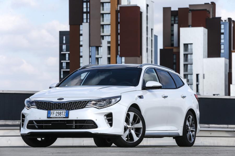  Kia Optima Sportswagon GT Line 2016 года  (WW) (фото 27 из 31)